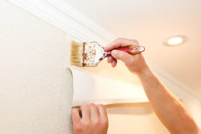 Pose de papier peint à Sainte-Opportune-la-Mare — revêtements muraux et toiles de verre